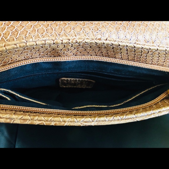 Purse - Picture 3 of 4